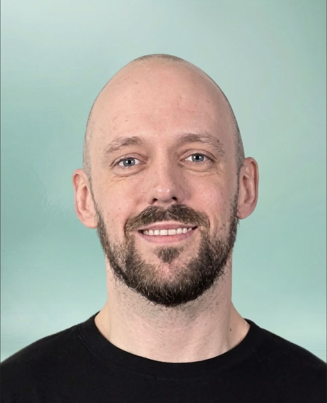 Peter Masternak - New Bodyworker graduate from VCMT. Introduction and headshot of Peter